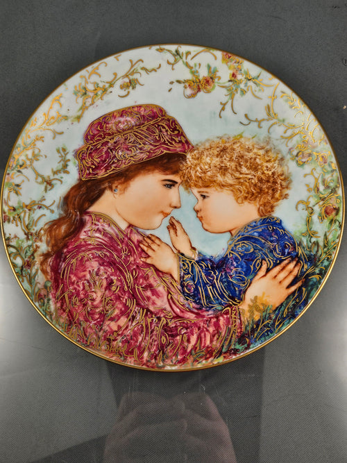 "Sarah and Tess" by the Edwin M. Knowles China Company