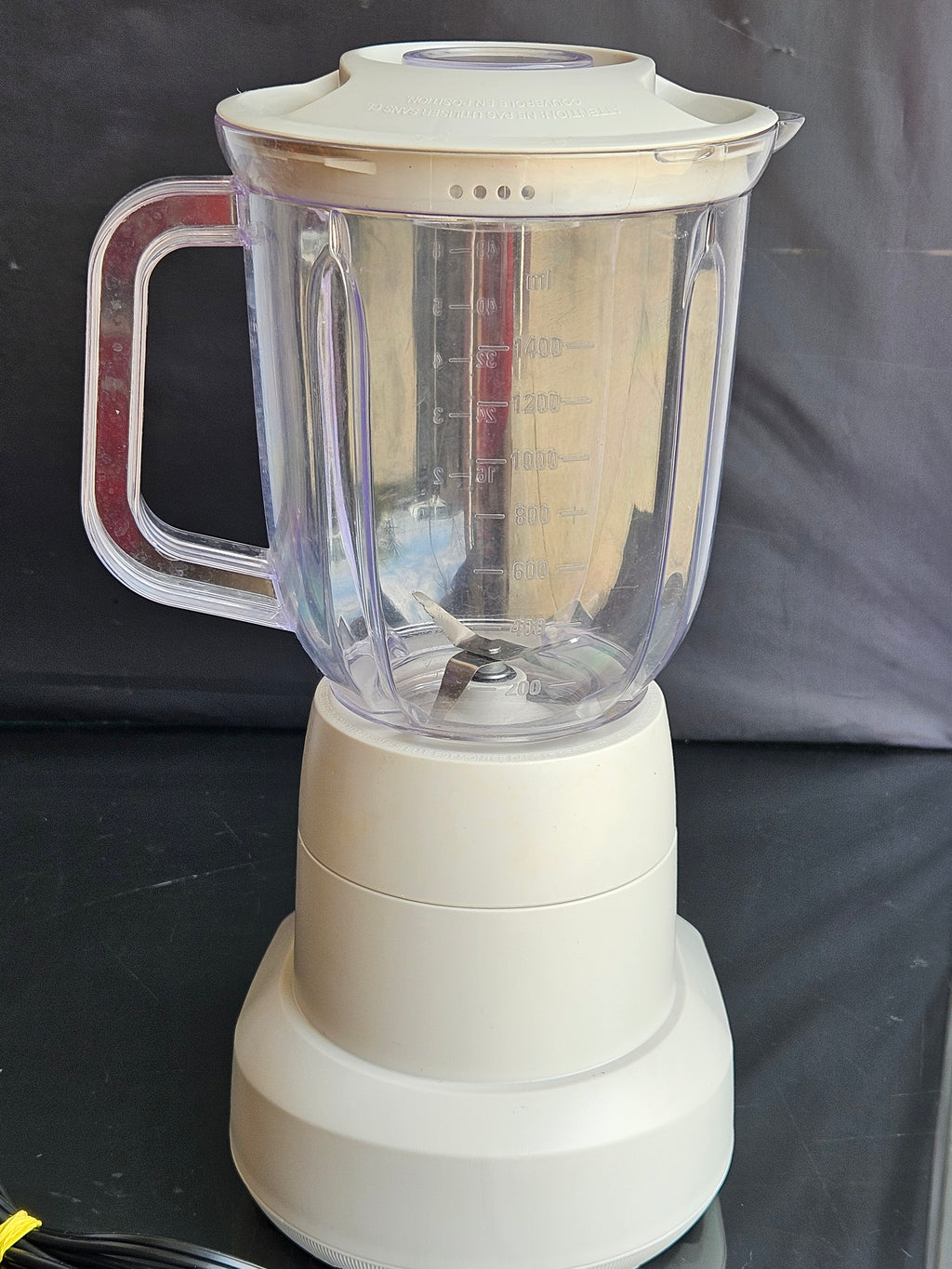Bella Flip & Store 10-Speed Blender