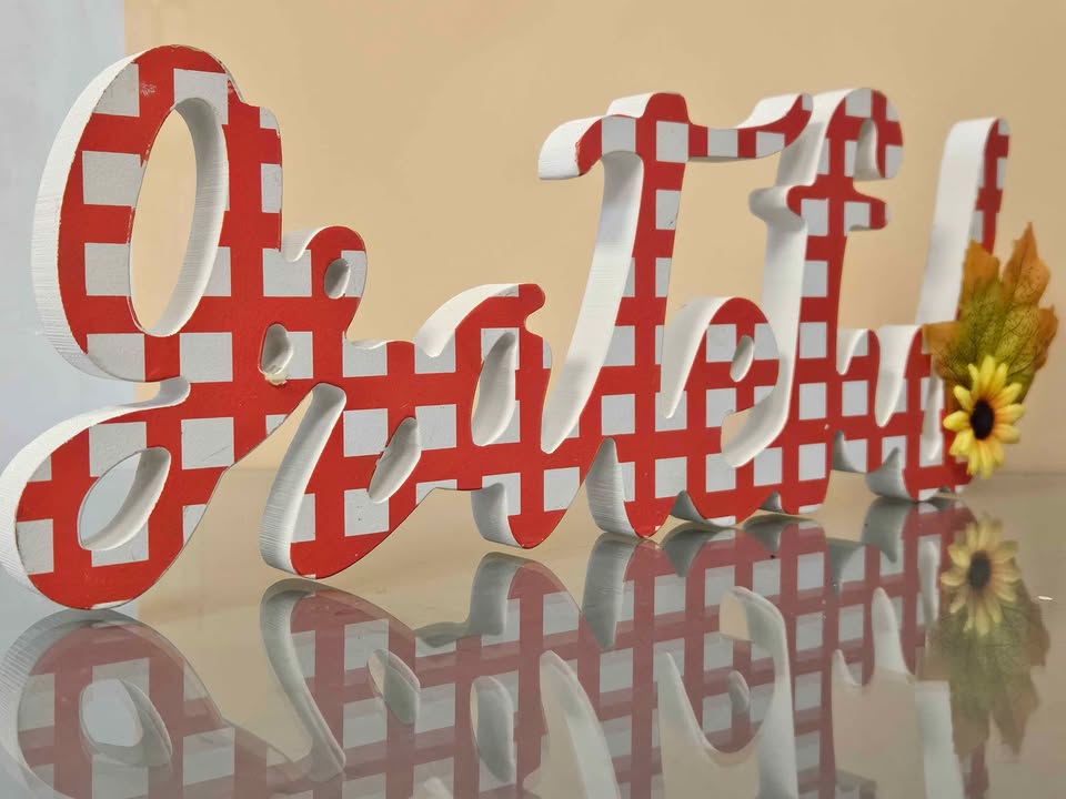 "Grateful" Table Top Decor